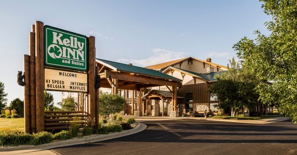 Kelly Inn and Suites Mitchell — Property