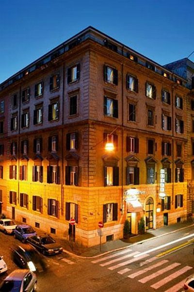 Kennedy Hotel — Property