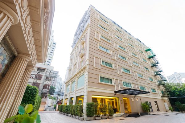 Kingston Suites — Property