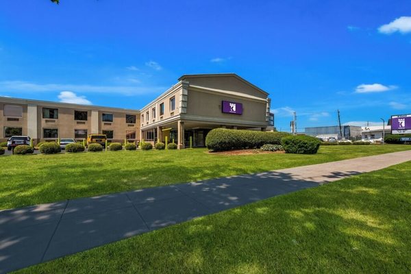 Knights Inn Philadelphia — Property