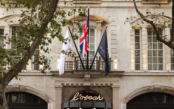 L oscar London — Property