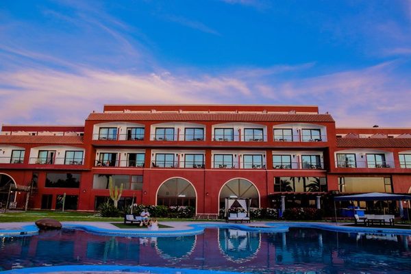 La Posada Hotel Beach Club — Property