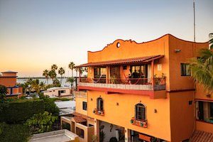 La Posada Hotel Beach Club — Property