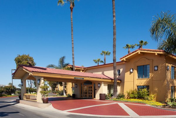 La Quinta Inn by Wyndham Costa Mesa Newport Beach — Property
