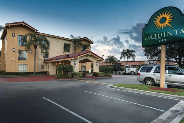 La Quinta Inn by Wyndham Miami Airport North Miami Florida — Property
