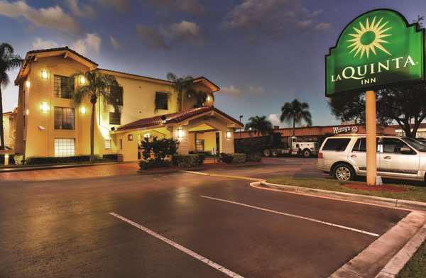 La Quinta Inn by Wyndham Miami Airport North Miami Florida — Property
