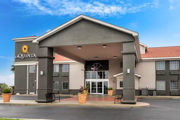 La Quinta Inn by Wyndham San Antonio Brooks City Base — Property