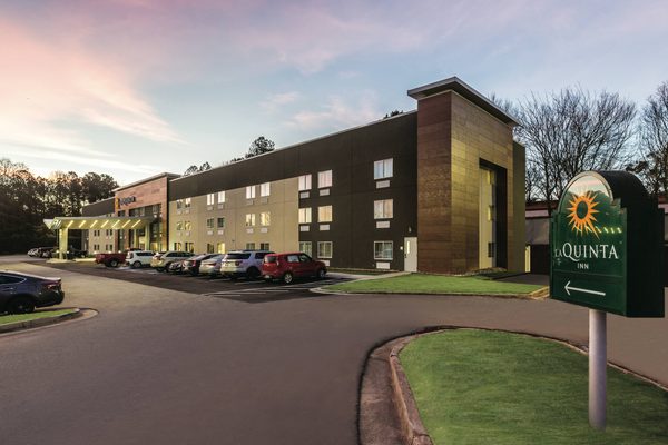 La Quinta Inn Suites by Wyndham Atlanta Midtown Buckhead — Property