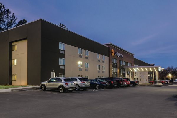 La Quinta Inn Suites by Wyndham Atlanta Midtown Buckhead — Property