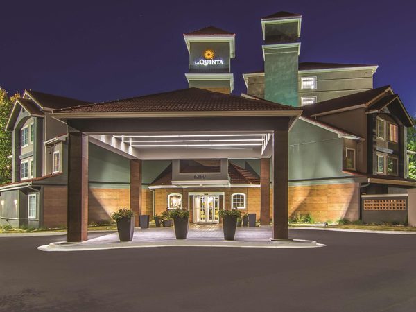 La Quinta Inn Suites by Wyndham Atlanta Perimeter Medical — Property