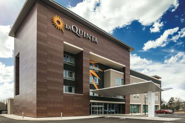 La Quinta Inn Suites by Wyndham Atlanta South McDonough — Property