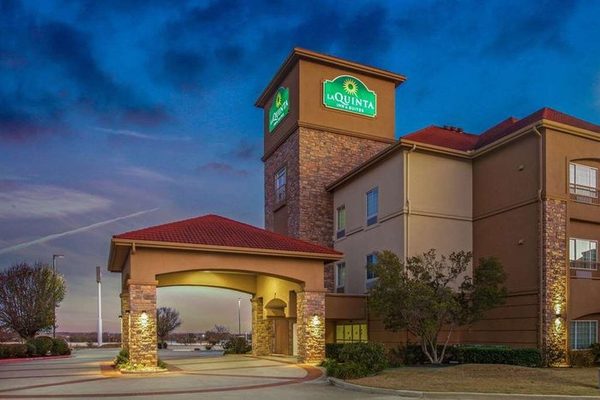 La Quinta Inn Suites by Wyndham Belton Temple South — Property