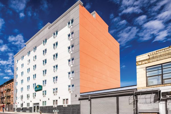 La Quinta Inn Suites by Wyndham Brooklyn Central — Property