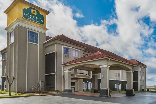 La Quinta Inn Suites by Wyndham Canton MS — Property