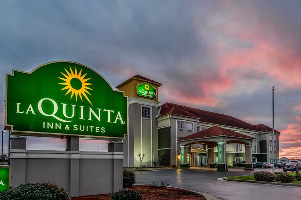 La Quinta Inn Suites by Wyndham Canton MS — Property