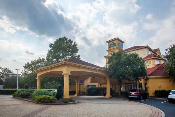 La Quinta Inn Suites by Wyndham Charlotte Airport South — Property
