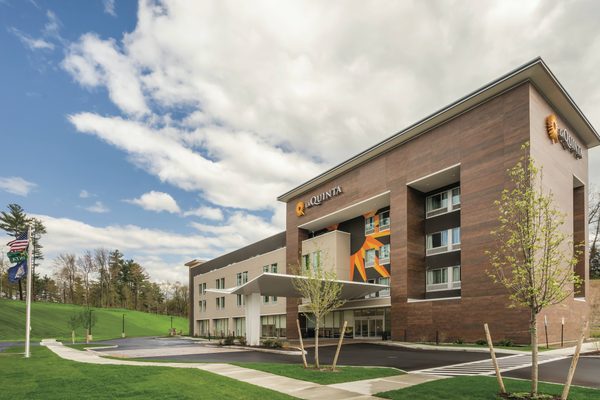 La Quinta Inn Suites by Wyndham Clifton Park — Property