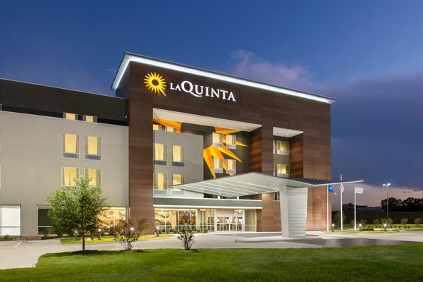La Quinta Inn Suites by Wyndham College Station North — Property