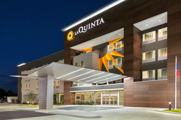 La Quinta Inn Suites by Wyndham College Station North — Property