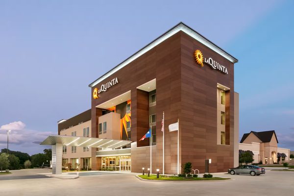La Quinta Inn Suites by Wyndham College Station North — Property