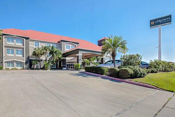 La Quinta Inn Suites by Wyndham Corpus Christi Airport — Property