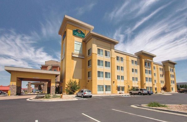 La Quinta Inn Suites by Wyndham Denver Gateway Park — Property
