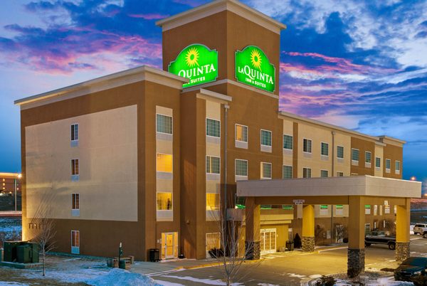 La Quinta Inn Suites by Wyndham Dickinson — Property