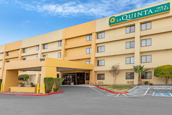 La Quinta Inn Suites by Wyndham El Paso East — Property