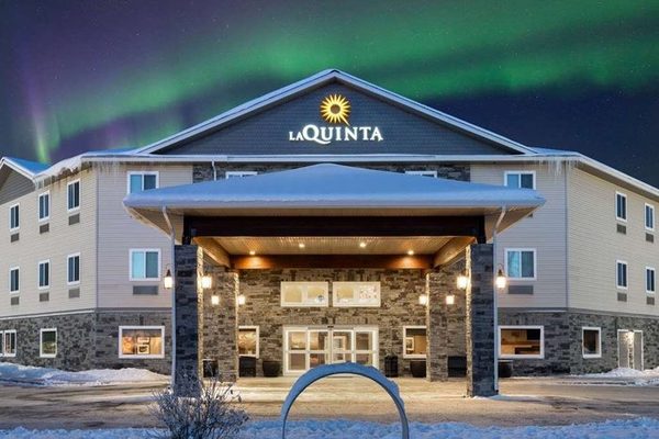 La Quinta Inn Suites by Wyndham Fairbanks Airport — Property