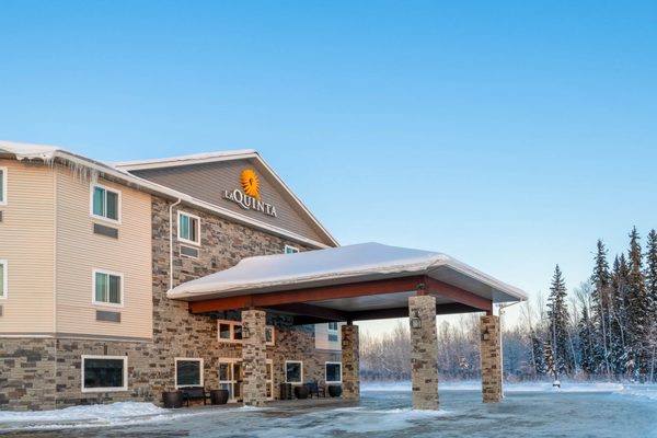 La Quinta Inn Suites by Wyndham Fairbanks Airport — Property