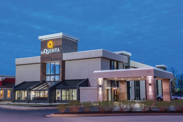 La Quinta Inn Suites by Wyndham Festus St Louis South Festus Missouri — Property
