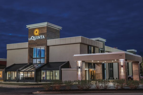La Quinta Inn Suites by Wyndham Festus St Louis South Festus Missouri — Property
