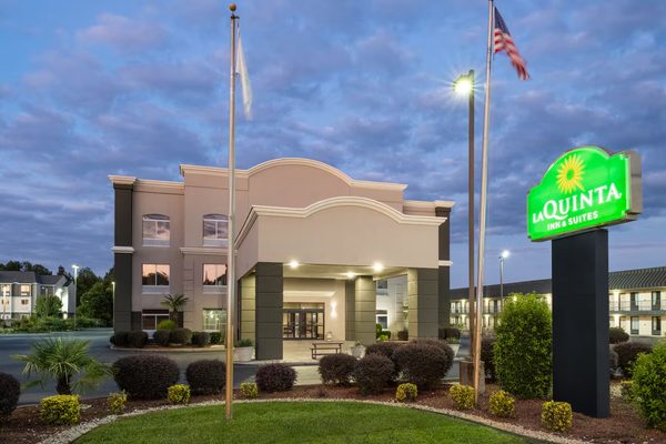 La Quinta Inn Suites by Wyndham Florence — Property