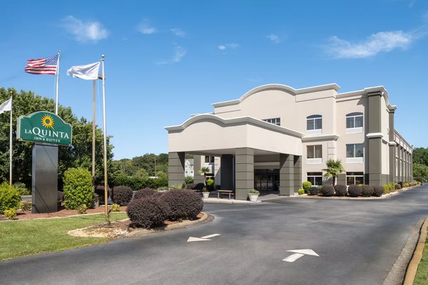 La Quinta Inn Suites by Wyndham Florence — Property