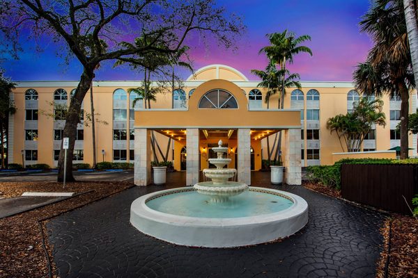 La Quinta Inn Suites by Wyndham Fort Lauderdale Tamarac — Property