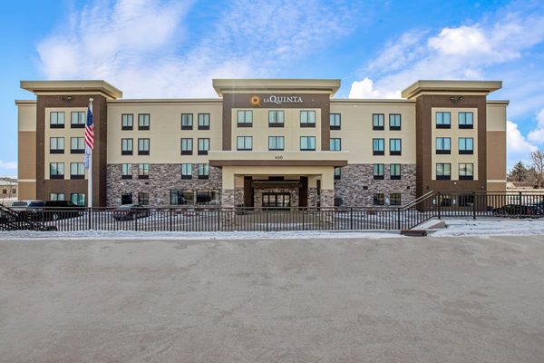La Quinta Inn Suites by Wyndham Gillette — Property