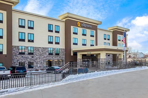 La Quinta Inn Suites by Wyndham Gillette — Property