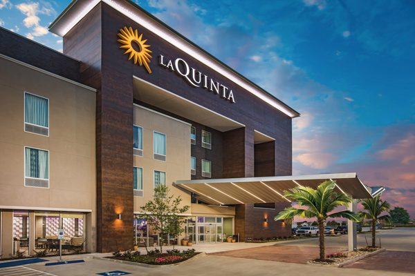 La Quinta Inn Suites By Wyndham Glendive — Property