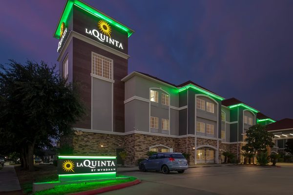 La Quinta Inn Suites by Wyndham Houston Energy Corridor — Property