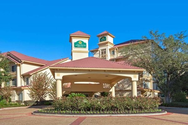 La Quinta Inn Suites by Wyndham Houston Galleria Area — Property