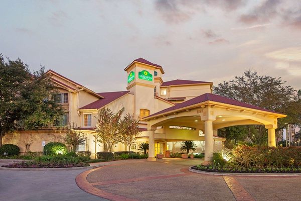 La Quinta Inn Suites by Wyndham Houston Galleria Area — Property