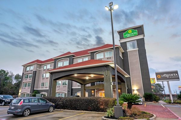 La Quinta Inn Suites by Wyndham Houston Magnolia — Property