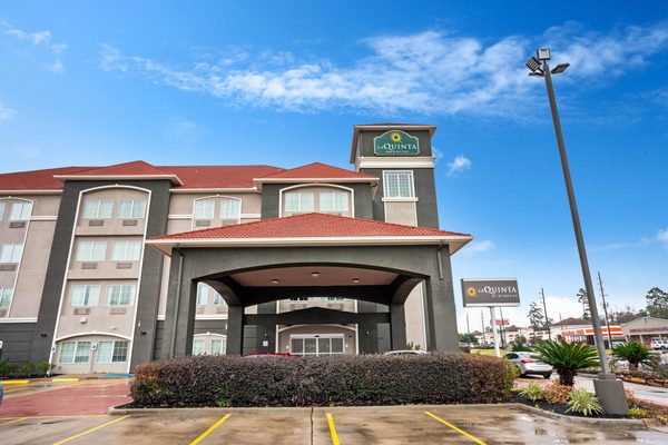 La Quinta Inn Suites by Wyndham Houston Magnolia — Property