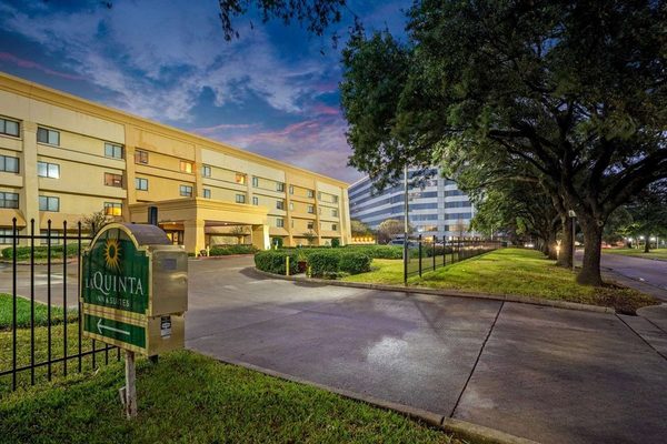 La Quinta Inn Suites by Wyndham Houston Southwest — Property
