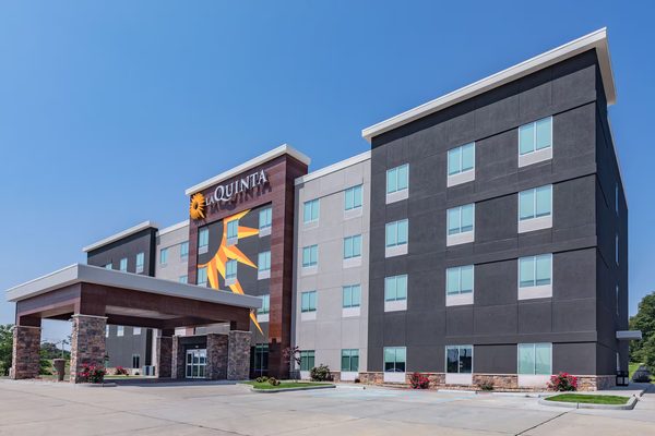 La Quinta Inn Suites by Wyndham Jackson Cape Girardeau — Property