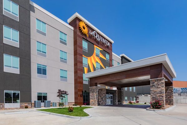 La Quinta Inn Suites by Wyndham Jackson Cape Girardeau — Property