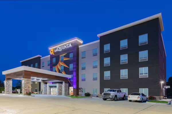 La Quinta Inn Suites by Wyndham Jackson Cape Girardeau — Property