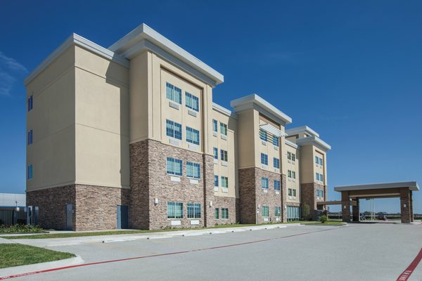 La Quinta Inn Suites by Wyndham Kingsville — Property