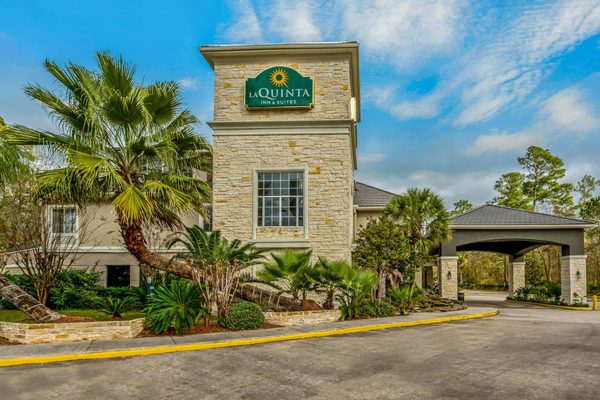 La Quinta Inn Suites by Wyndham Kingwood Houston IAH Airpt — Property