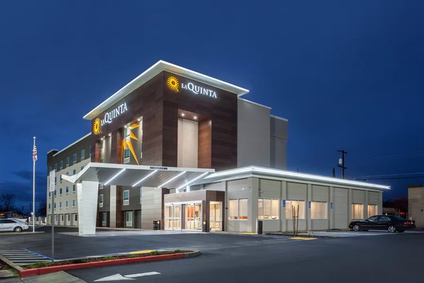 La Quinta Inn Suites by Wyndham Madera — Property